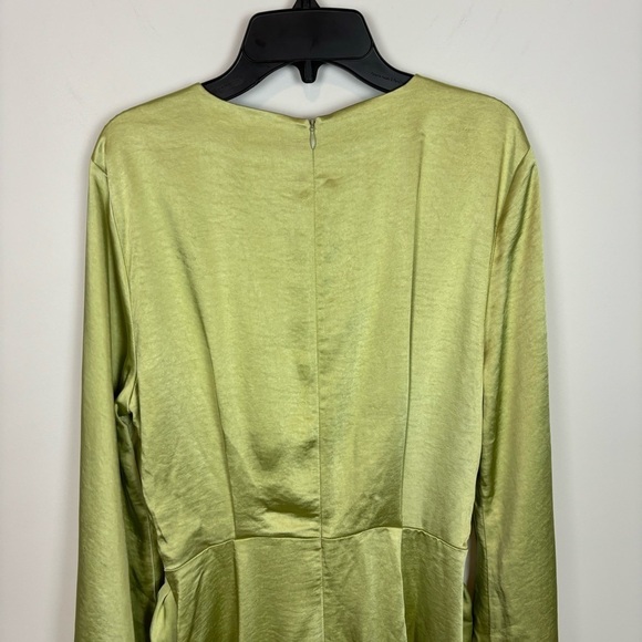 ELLIATT Kai Maxi Dress in Avocado Size S - Picture 4 of 10